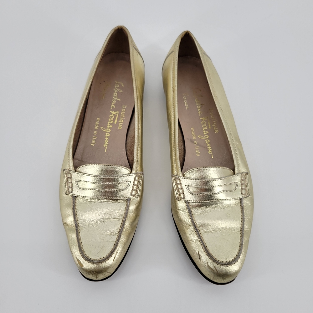Salvatore Ferragamo Gold Metallic Flats Sleek Design